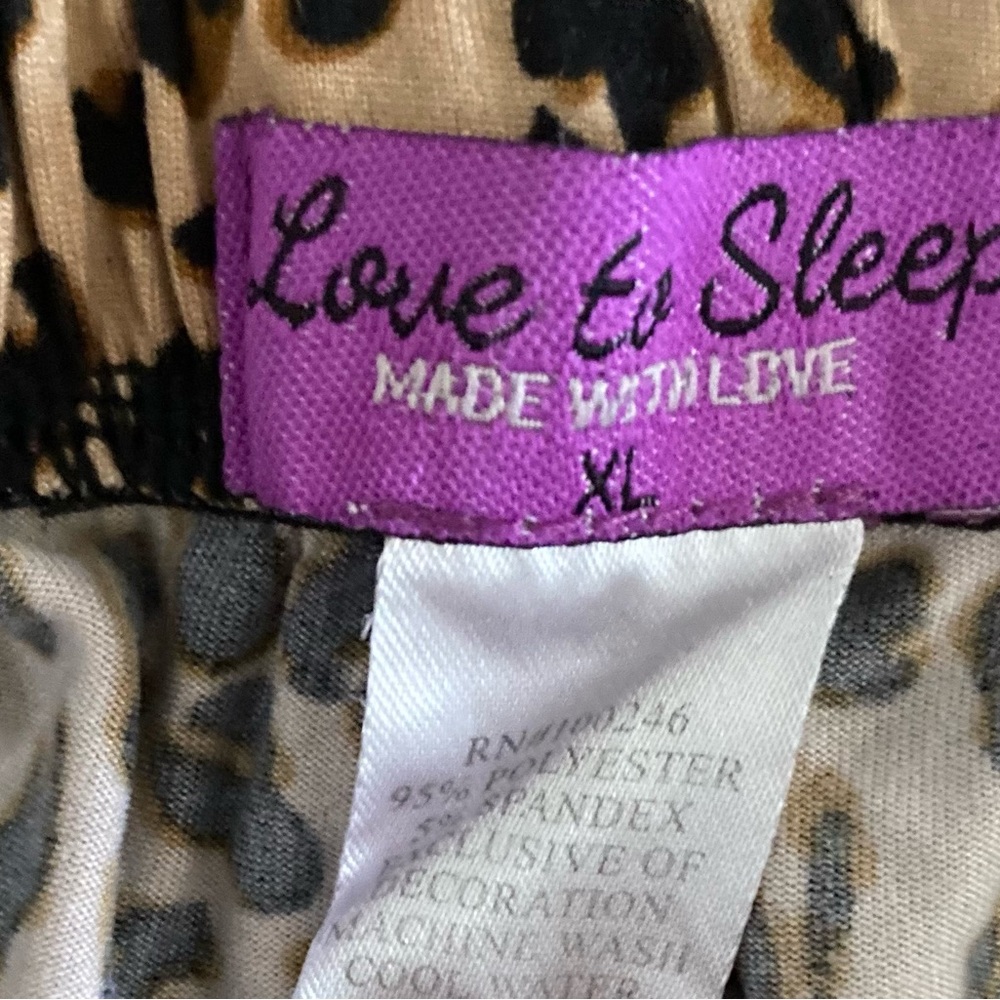 Leopard Print Ruffled Shorts - Picture 2 of 2